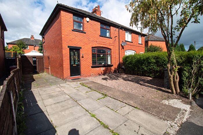 3 Bedroom Semi-Detached House For Sale In St Kilda Avenue, Kearsley, Bolton, BL4