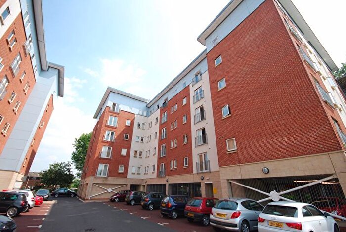 2 Bedroom Flat To Rent In Elmira Way, Salford, M5
