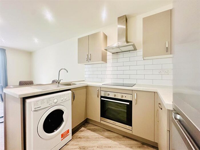 2 Bedroom Apartment To Rent In The Curve, Nottingham, NG7