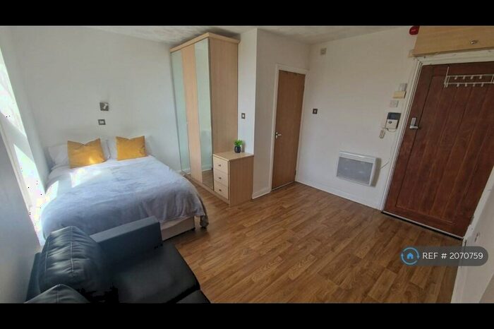 Studio To Rent In Birch Polygon, Manchester, M14