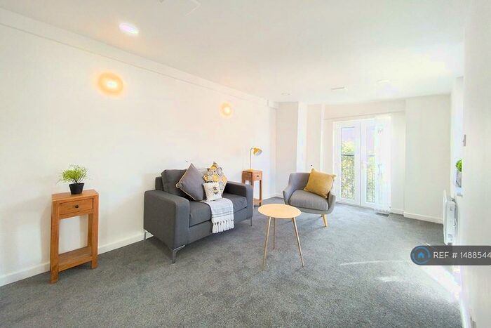 1 Bedroom Flat To Rent In Market Street, Stalybridge, SK15