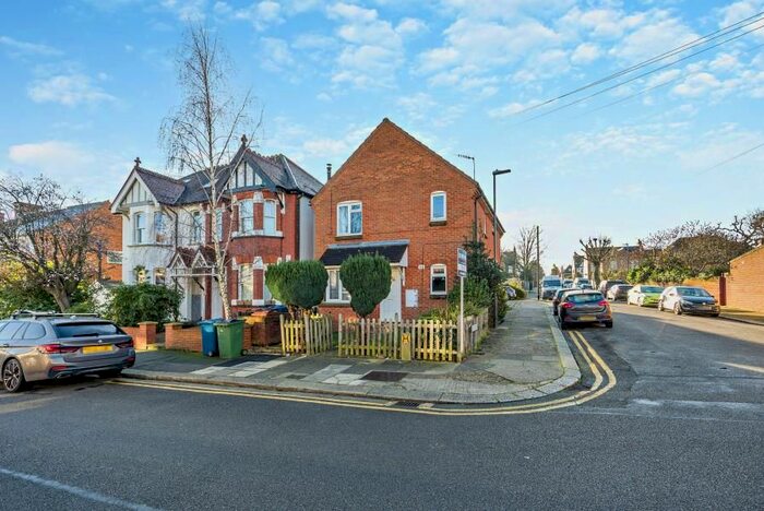 Studio To Rent In Hide Road, Harrow, HA1