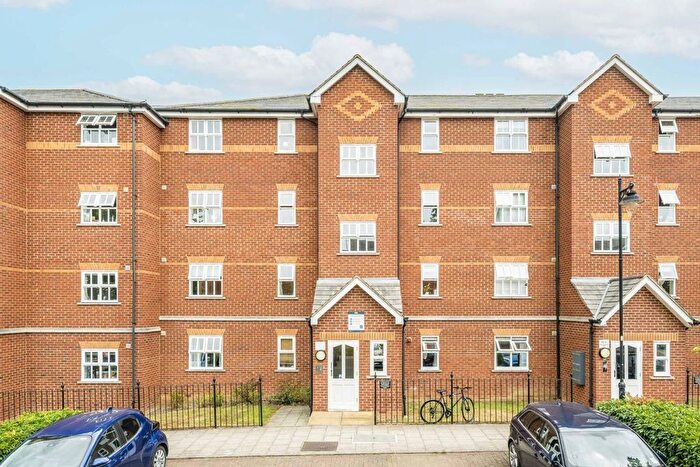 2 Bedroom Flat For Sale In Massingberd Way, Tooting, SW17