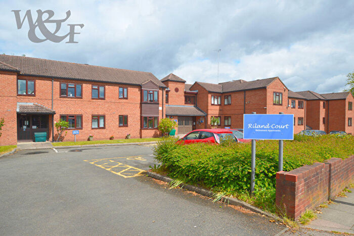 2 Bedroom Flat For Sale In Riland Court, Penns Lane, Sutton Coldfield, B72