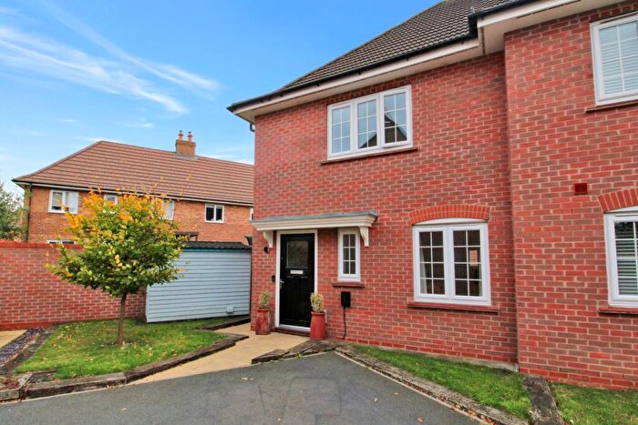 3 Bedroom Semi Detached House For Sale In Coronation Way, Stewartby, Bedford, MK43