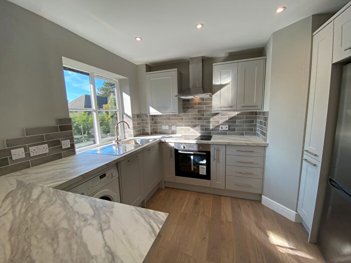 1 Bedroom Flat For Sale In South Woking, GU22
