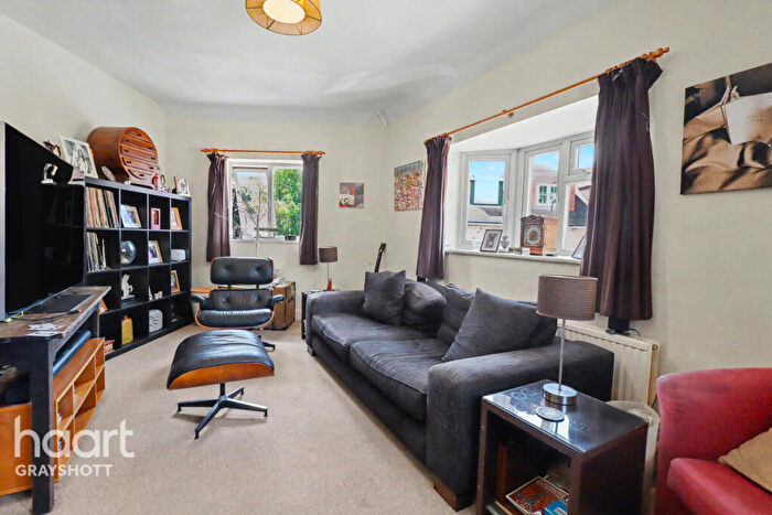 3 Bedroom Maisonette For Sale In Junction Place, Haslemere, GU27