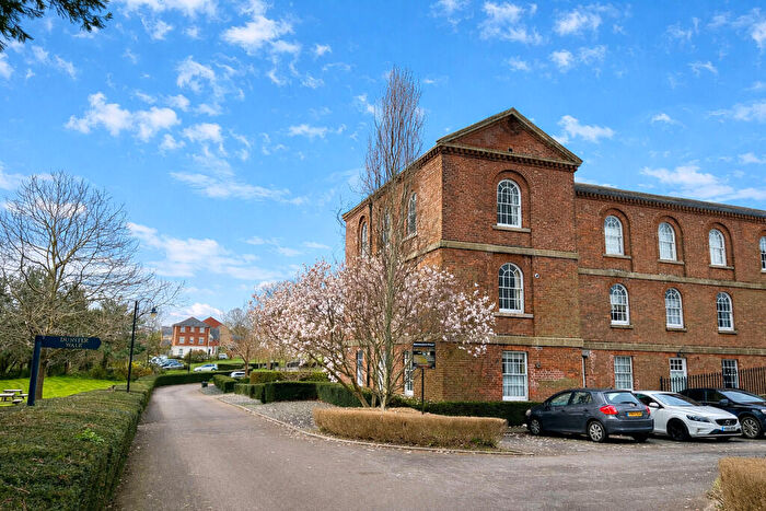 3 Bedroom Apartment To Rent In Dunster Walk, Devington Park, Exminster, EX6