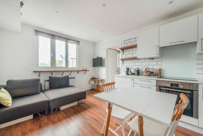 1 Bedroom Flat To Rent In Gloucester Terrace, Lancaster Gate, London, W2