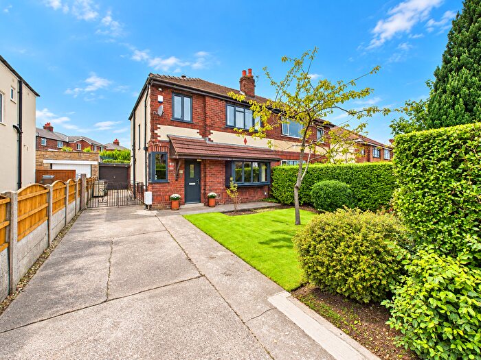 3 Bedroom Semi-Detached House For Sale In Canberra Road, Leyland, Preston, PR25