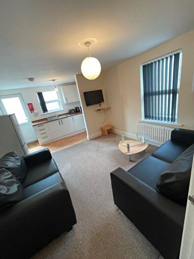 3 Bedroom Apartment To Rent In Grenville Road, PL4