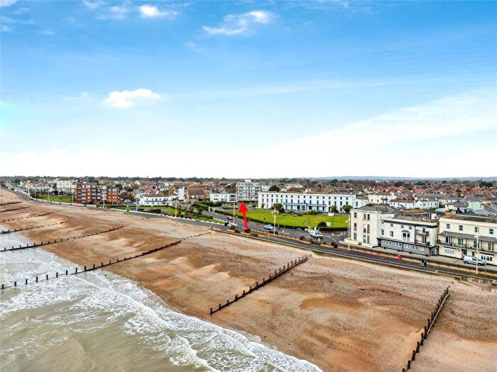 2 Bedroom Flat For Sale In Norfolk Square, Bognor Regis, West Sussex, PO21