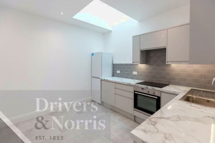 4 Bedroom Apartment To Rent In Camden Road, Camden, London, NW1