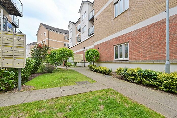 1 Bedroom Flat For Sale In Edridge Court, Watford, WD25