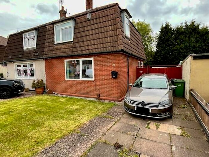 2 Bedroom Property To Rent In Sangwin Road, Bilston, WV14