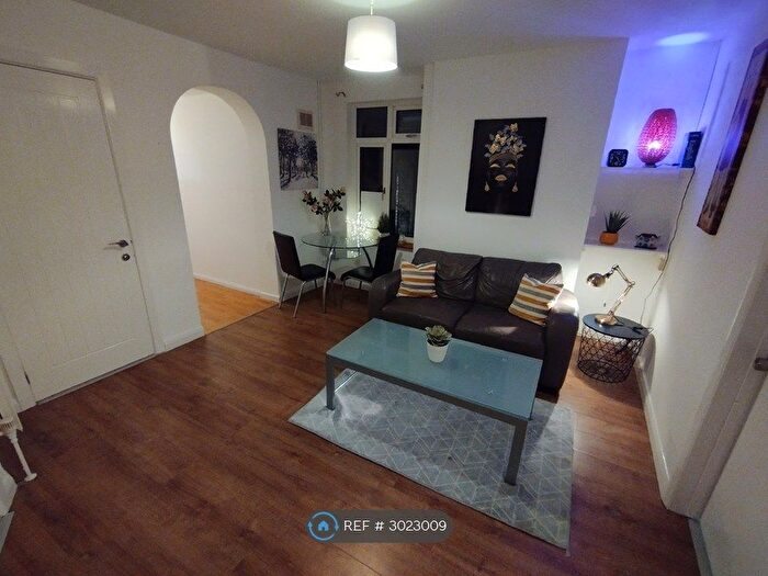 4 Bedroom Semi Detached House To Rent In New St, Cambridge, CB1