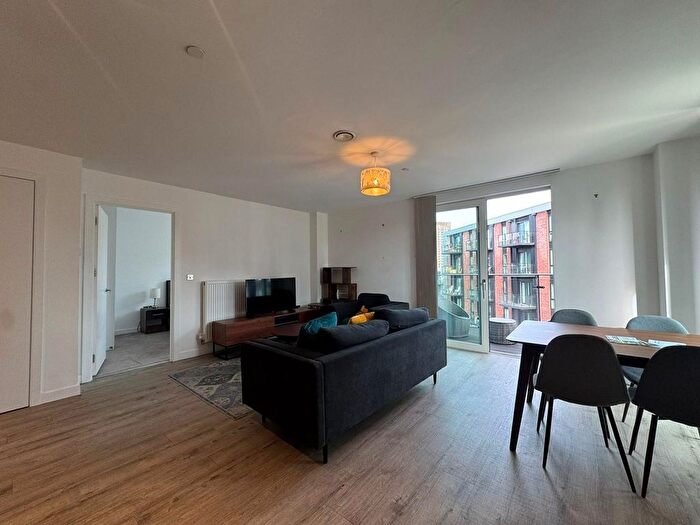 2 Bedroom Flat To Rent In Middlewood Street, Quarry, Salford, M5