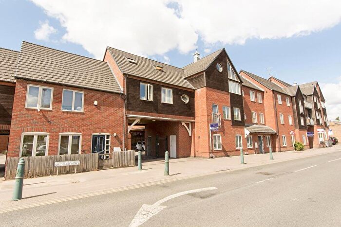 2 Bedroom Flat For Sale In Sycamore Street, Blaby, Leicester, LE8
