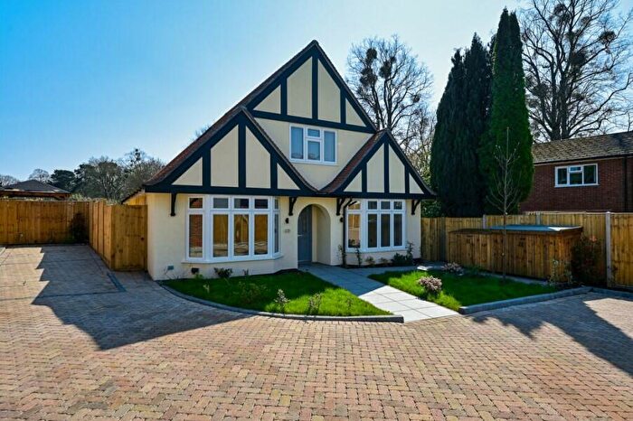 3 Bedroom Detached Bungalow To Rent In Crowthorne, RG45