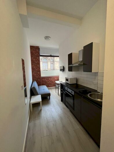Flat To Rent In Sir Thomas House, City Centre, L1