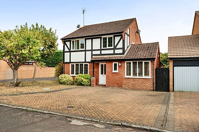 4 Bedroom Detached House For Sale In Pinecroft Road, Wokingham, Berkshire, RG41