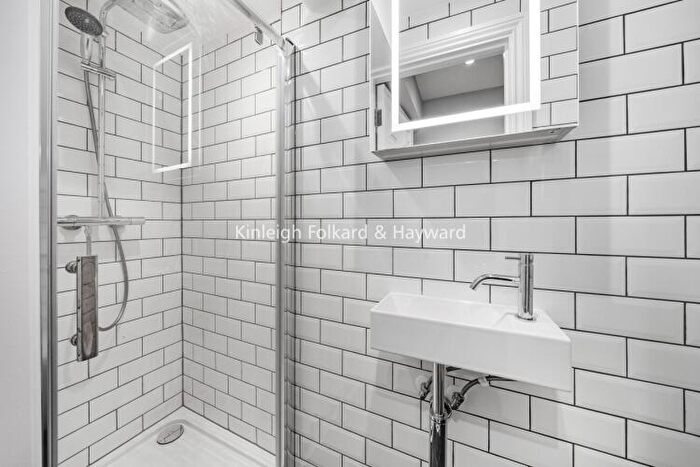 2 Bedroom Apartment To Rent In Flaxman Road London, SE5
