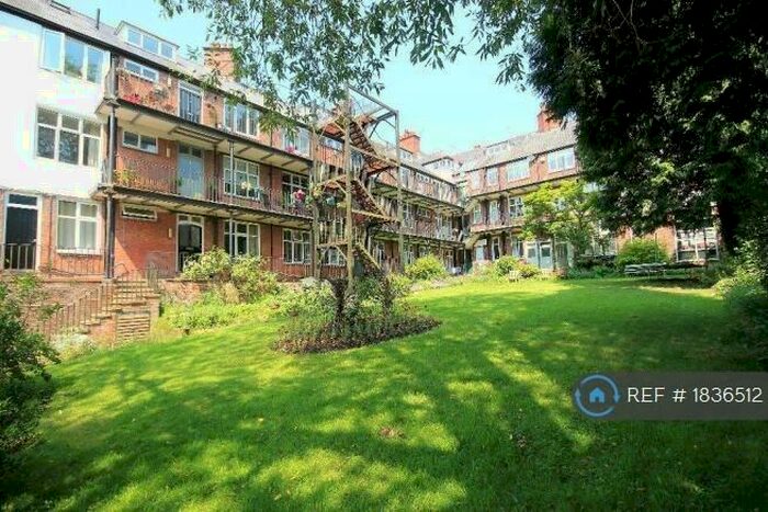 2 Bedroom Flat To Rent In Clay Hill House, Haslemere, GU27