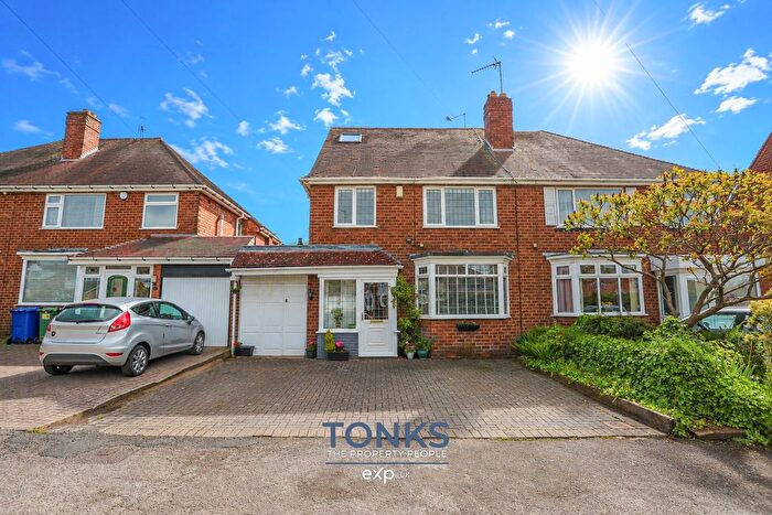 4 Bedroom Semi-Detached House For Sale In Kent Road, Halesowen, B62