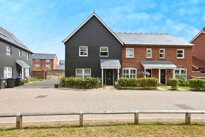 1 Bedroom Maisonette For Sale In Ravensdale Way, Hertford, SG14