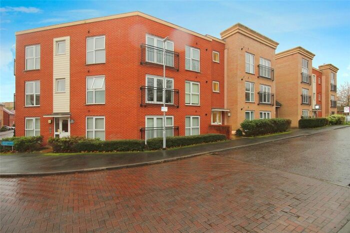 2 Bedroom Flat To Rent In Broadhurst Place, Basildon, SS14