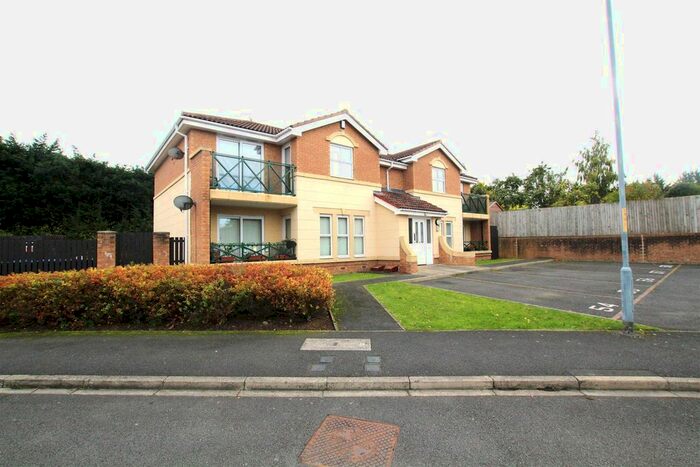 2 Bedroom Flat To Rent In Finchlay Court, Middlesbrough, TS5