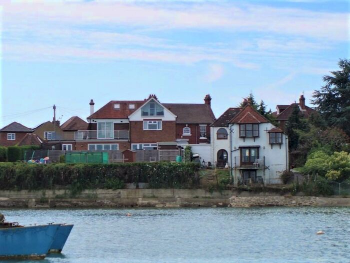 3 Bedroom Detached House To Rent In Priory Road, Gosport, PO12