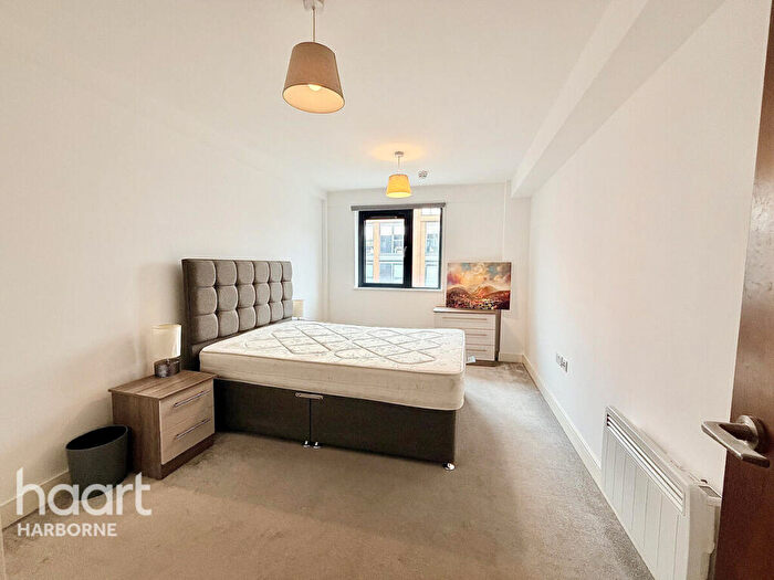 2 Bedroom Apartment To Rent In Cotton Lofts, City Centre, B12