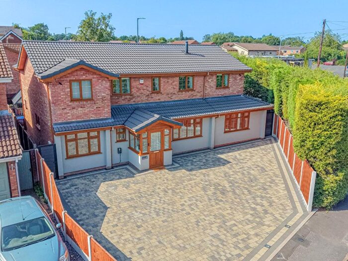 5 Bedroom Detached House For Sale In Milestone Way, Willenhall, WV12
