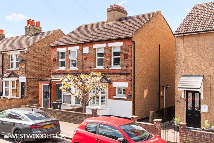 2 Bedroom Semi Detached House For Sale In Old Highway, Hoddesdon, EN11