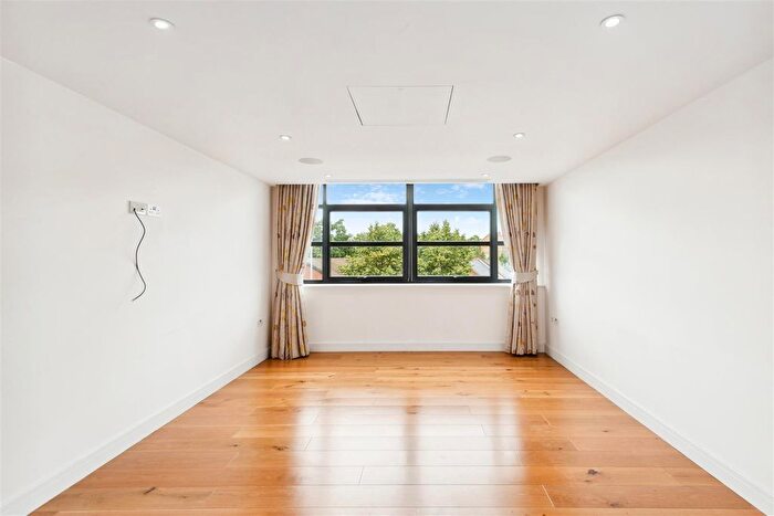 1 Bedroom Flat To Rent In Linen House, London, W4