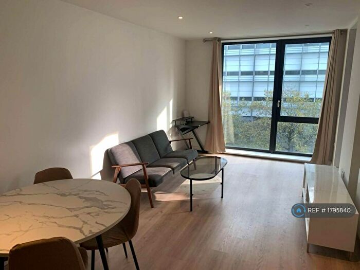 1 Bedroom Flat To Rent In Sailors House, London, E14