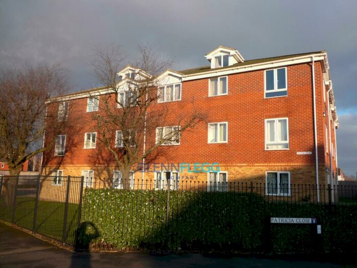 2 Bedroom Flat To Rent In Patricia Close Slough, SL1