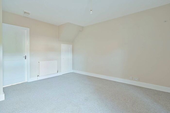 1 Bedroom Flat To Rent In Acme Road, Watford, WD24