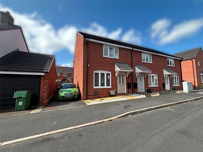 2 Bedroom End Of Terrace House For Sale In Burnham Road, Wythall, Birmingham, Worcestershire, B47