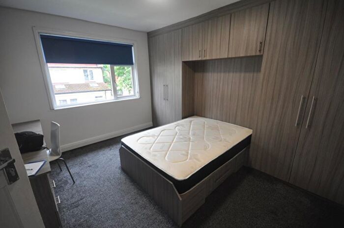 3 Bedroom Terraced House To Rent In Buckingham Avenue, Hyde Park, Leeds, LS6