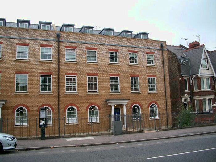 2 Bedroom Flat To Rent In New Road, Rochester ME1