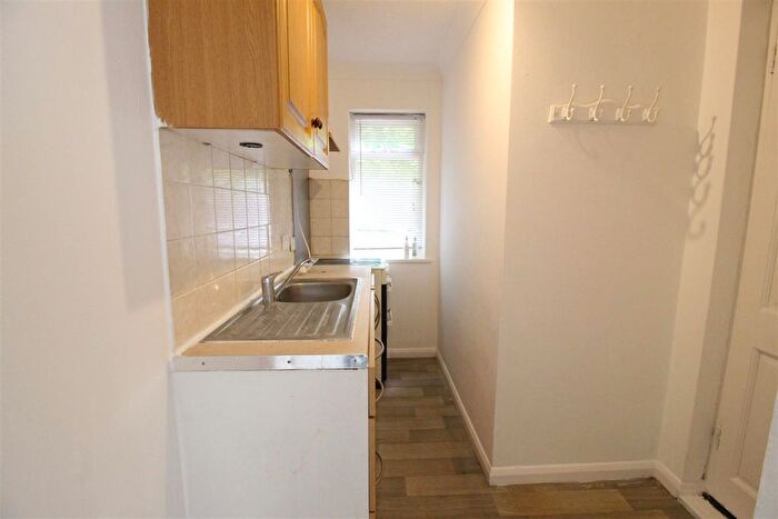 1 Bedroom Flat To Rent In (Most Bills Inclusive) Eastern Road, Romford, RM1