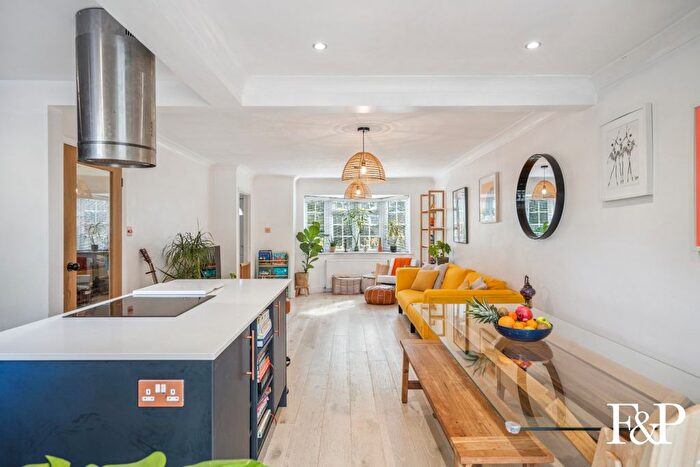 3 Bedroom Semi-Detached House For Sale In Sheepcote Road, Eton Wick, SL4