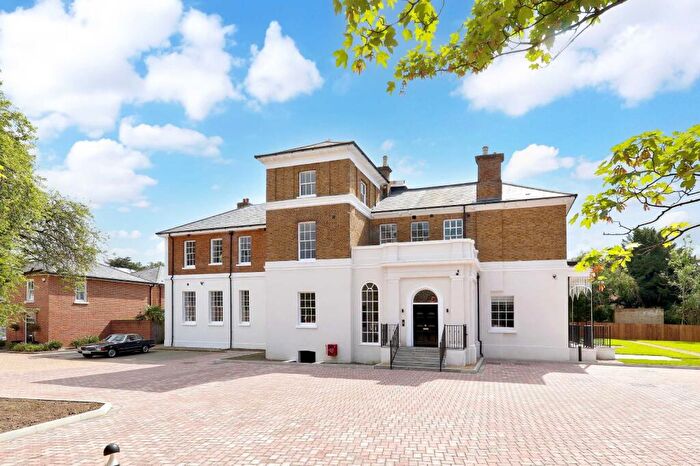 3 Bedroom Penthouse For Sale In Mobbs Close, Stoke Poges, Slough, Buckinghamshire, SL2