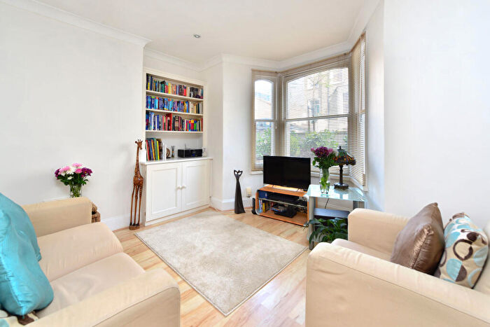 1 Bedroom Apartment To Rent In Aberdeen Road, Highbury, London, N5