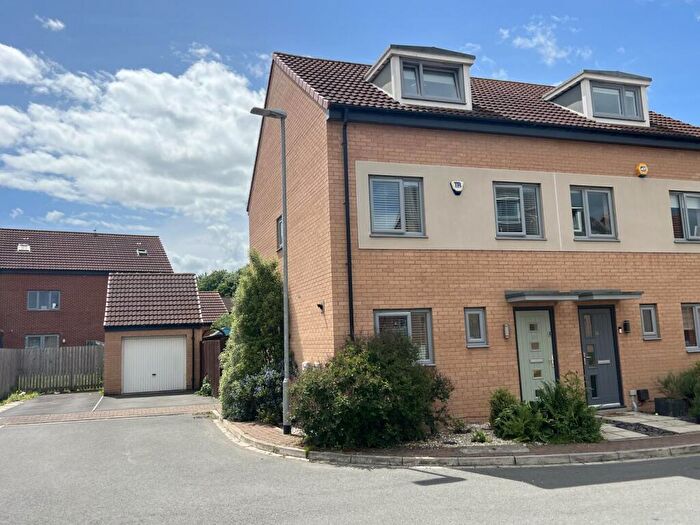 3 Bedroom Semi-Detached House For Sale In Sundew Court, Darlington, DL1