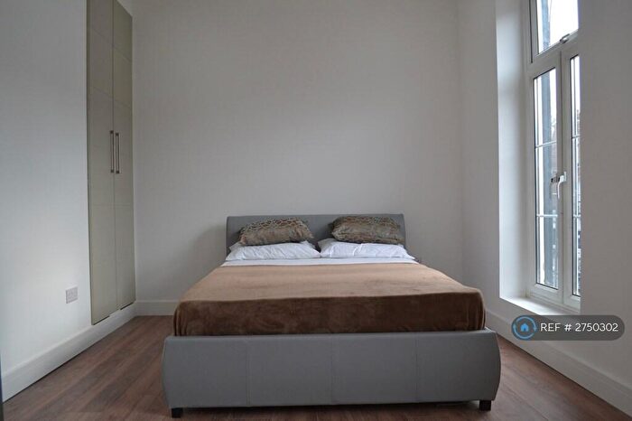 4 Bedroom Flat To Rent In Brighton Road, Surbiton, KT6