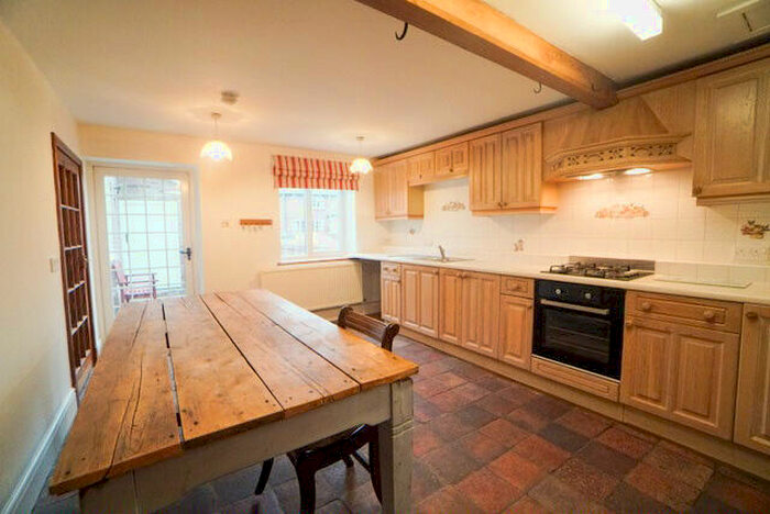 3 Bedroom Link Detached House To Rent In Church Road, CH4