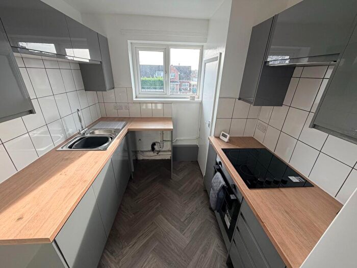 3 Bedroom Flat To Rent In The Parade, Church Street, Armthorpe, Doncaster, DN3